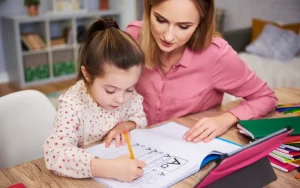 آموزش زبان انگلیسی به کودکان ۷ تا ۱۲ سال به شیوه کودکمحور و تعاملی